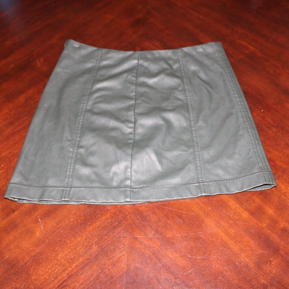 Tinsel Town Green Skirt L | MotoStyle Faux Leather